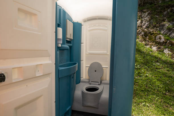 Best Portable restroom trailer rental  in Celina, TN